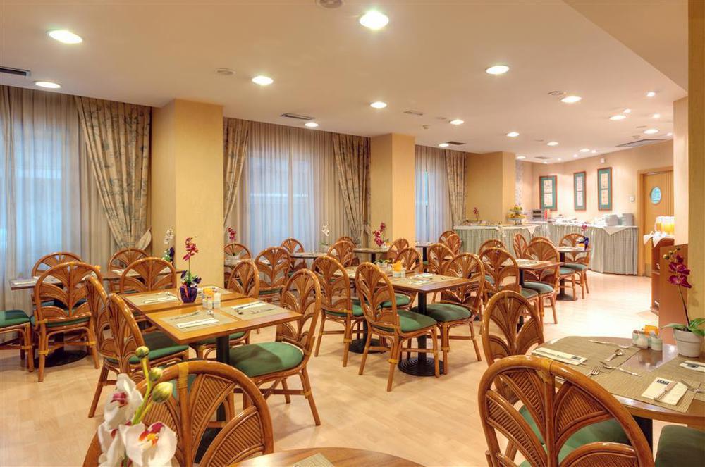 Hotel Elche Centro , Affiliated By Melia Ресторан фото