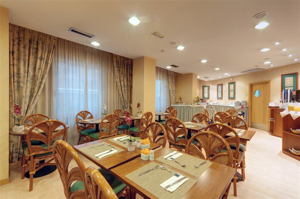 Hotel Elche Centro , Affiliated By Melia Ресторан фото