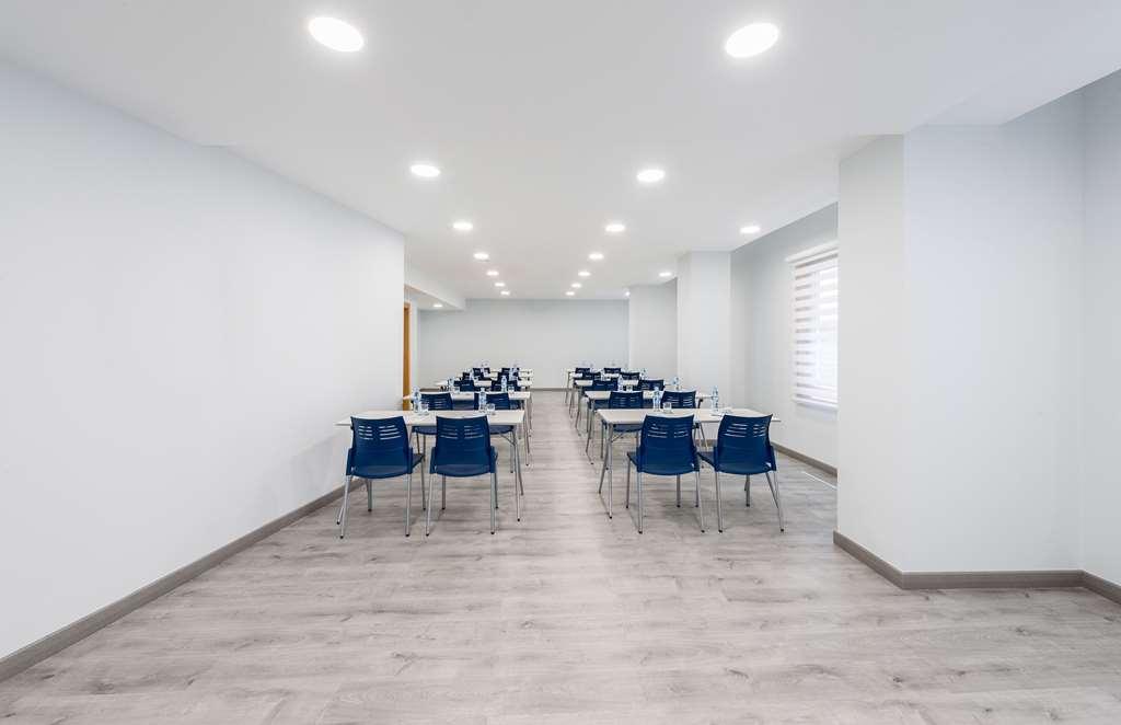 Hotel Elche Centro , Affiliated By Melia Удобства фото